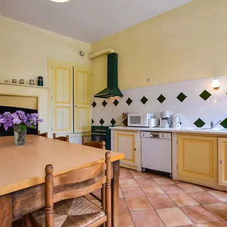 بيت للعطل Elegant Mansion In