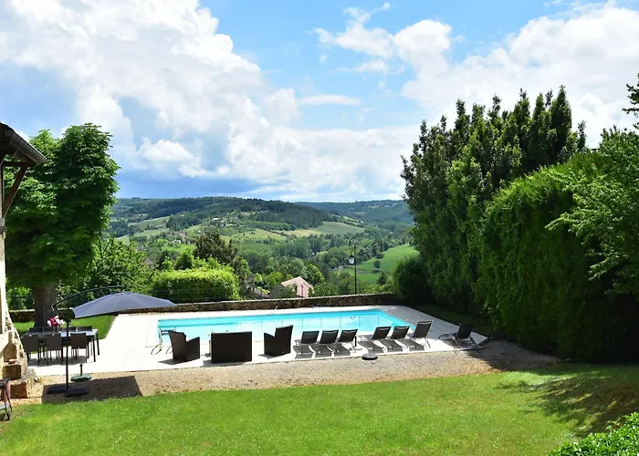 Dom wakacyjny Elegant Mansion In Belvès